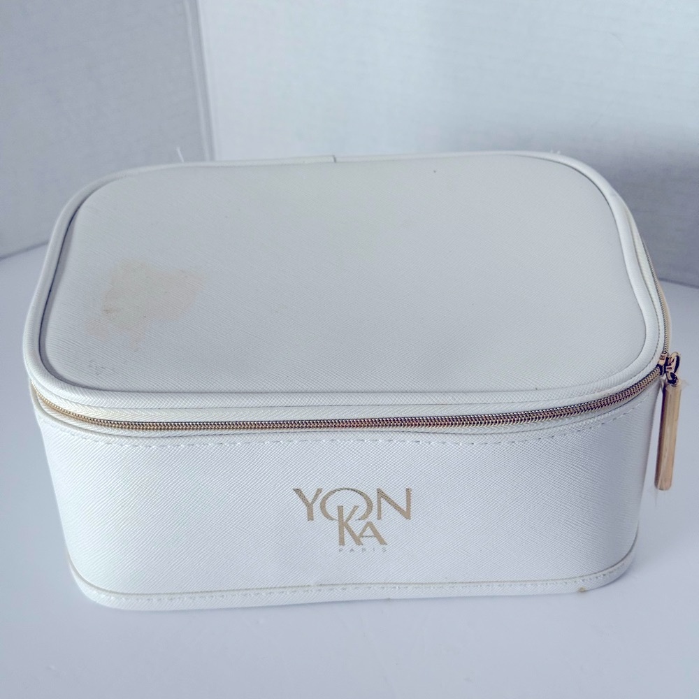 White and Gold Cosmetic Bag